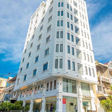 V Boutique Hotel Phnom Penh Exterior photo