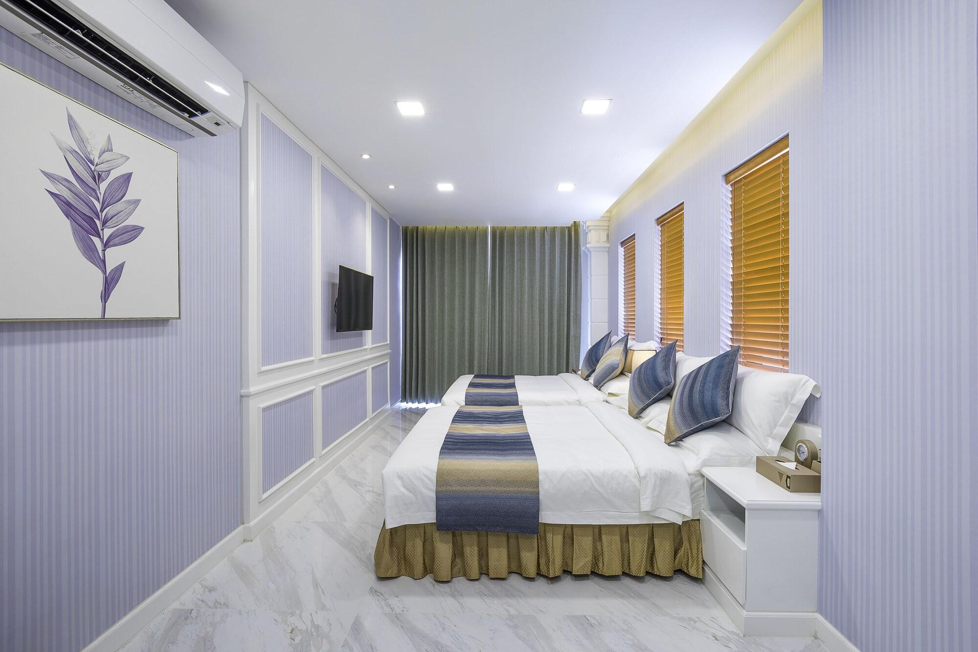 V Boutique Hotel Phnom Penh Exterior photo
