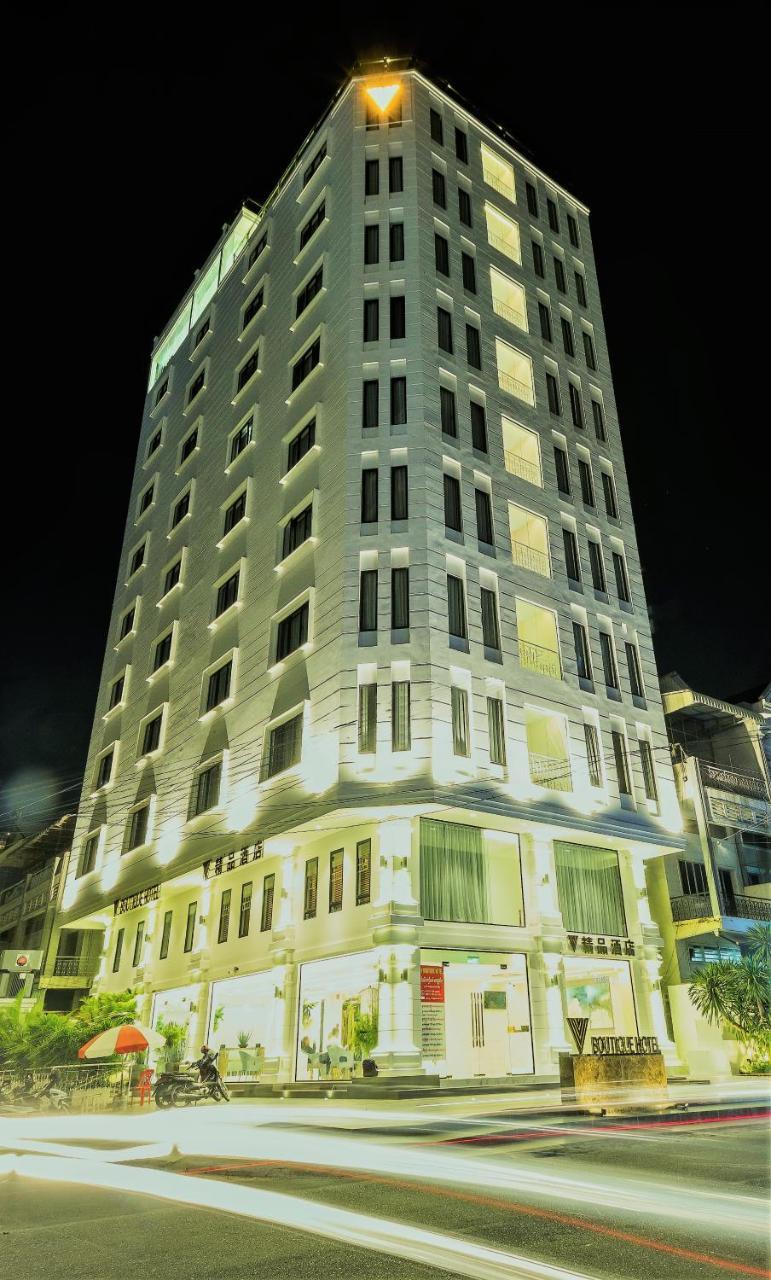 V Boutique Hotel Phnom Penh Exterior photo