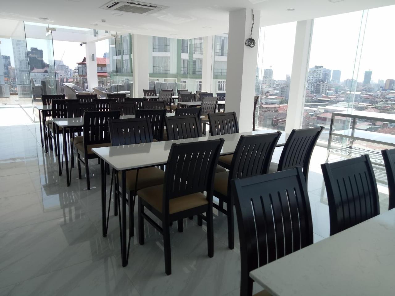 V Boutique Hotel Phnom Penh Exterior photo