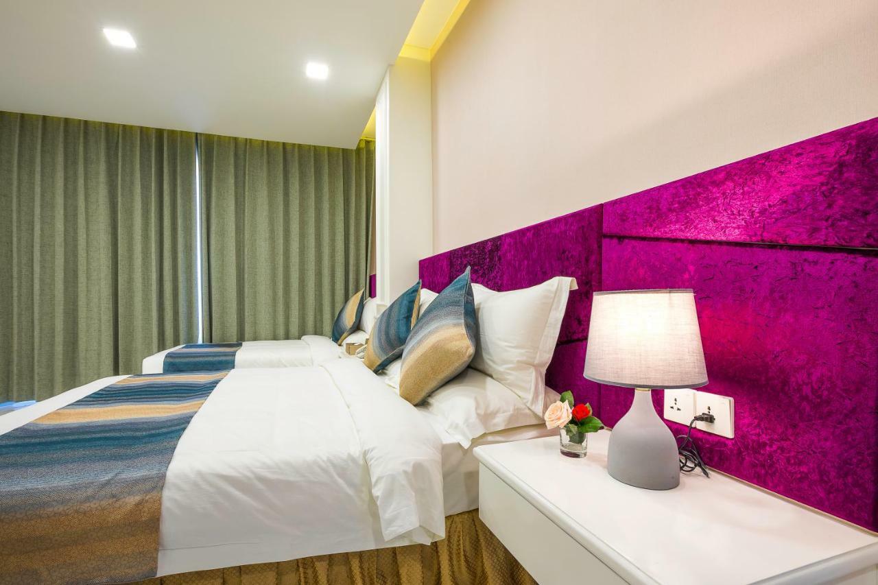 V Boutique Hotel Phnom Penh Exterior photo